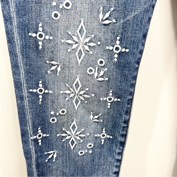 Kut from the Kloth Reese ankle straight cropped eyelet embroidered raw jeans 0 - Picture 9 of 15